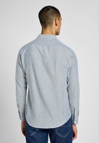 Lee LEE BUTTON DOWN - Skjorter - blue stripe