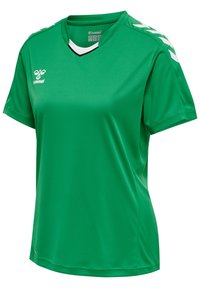 Maillot de sport vert en tissu lisse et léger. Présente un col en V, des manches courtes et des accents blancs sur les épaules.