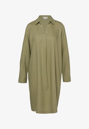 Lange olijfgroene bloesjurk met een gespleten V-halskraag en een knoopstrook op de mouw om op te rollen.