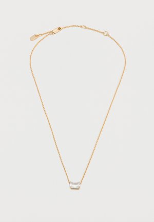 Collar delicado de cadena de oro con un solo colgante rectangular de piedra preciosa clara y cierre de langosta.