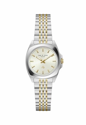 Srebrna in zlata kovinska ura s okroglo številčnico, belo številčnico, zlatimi kazalci in teksturiranim vzorcem zapestnice. Prikazana je blagovna znamka.