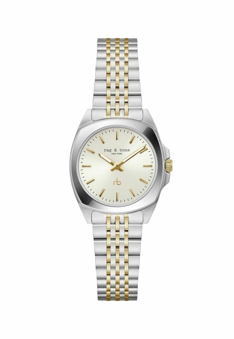 Reloj de metal en tonos plateado y dorado con una carátula redonda, esfera blanca, índices en dorado y un patrón de pulsera texturizado. Logo visible.