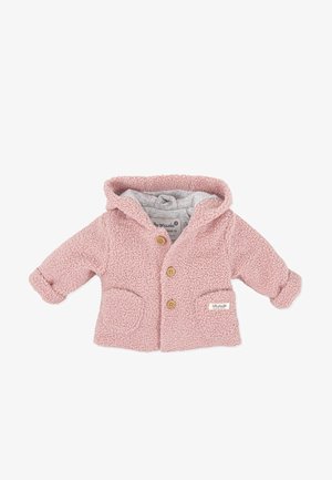Chaqueta con capucha para niño pequeño en color rosa suave, con puños doblados, tres botones de madera, dos bolsillos delanteros y un forro interior gris.