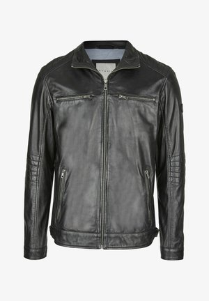 Giubbotto di pelle nera con zip frontale, due tasche sul petto con zip, tasche laterali e dettagli trapuntati sulle spalle. Texture liscia e design aderente.