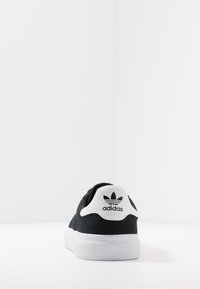 adidas gazelle silver green womens Adidas 3MC main image 0