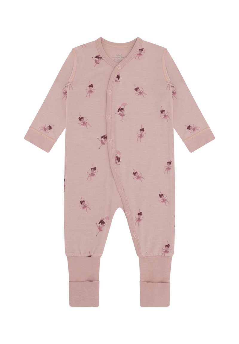 Rosa langärmliger Babystrampler mit Druckknöpfen und einem Muster aus kleinen Ballerinas in verschiedenen Posen über den Stoff verteilt.