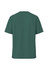 Camiseta de manga corta en verde oscuro, hecha de material de algodón, con un corte relajado y cuello redondo, sin patrones o acentos visibles.