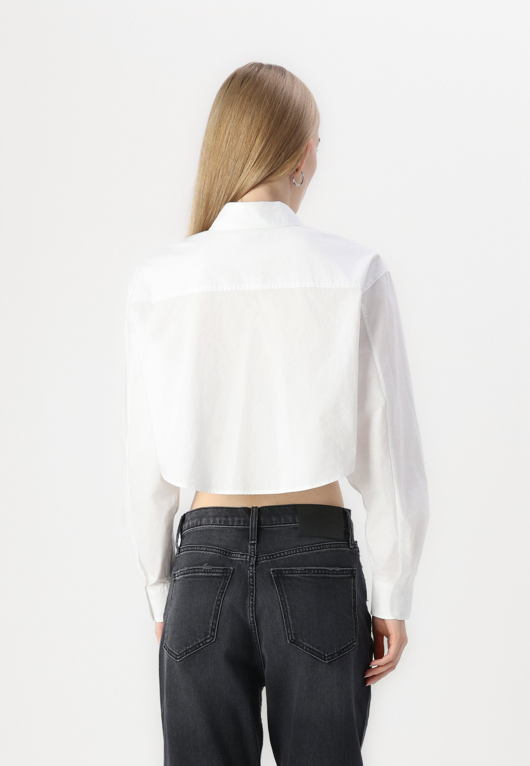 売れ筋商品|||カルバンクライン シャツ レディース トップス LABEL CROPPED SHIRT - Button-down blouse - bright white Calvin Klein Jeans LABEL CROPPED SHIRT - Button-down blouse