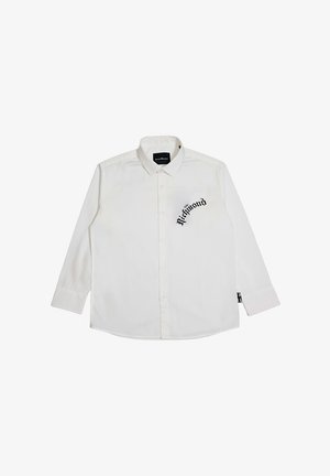Camicia bianca a maniche lunghe con bottoni e colletto, testo nero in stile gotico "John Richmond" sul petto sinistro e piccola etichetta nera sulla cucitura laterale sinistra.