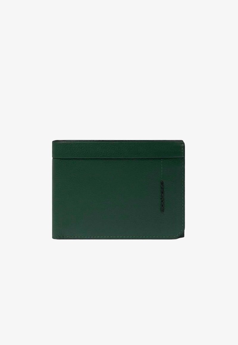 Portafoglio verde in pelle con una texture liscia, forma rettangolare e design minimalista. Presenta un logo discreto e dettagli di cucitura.