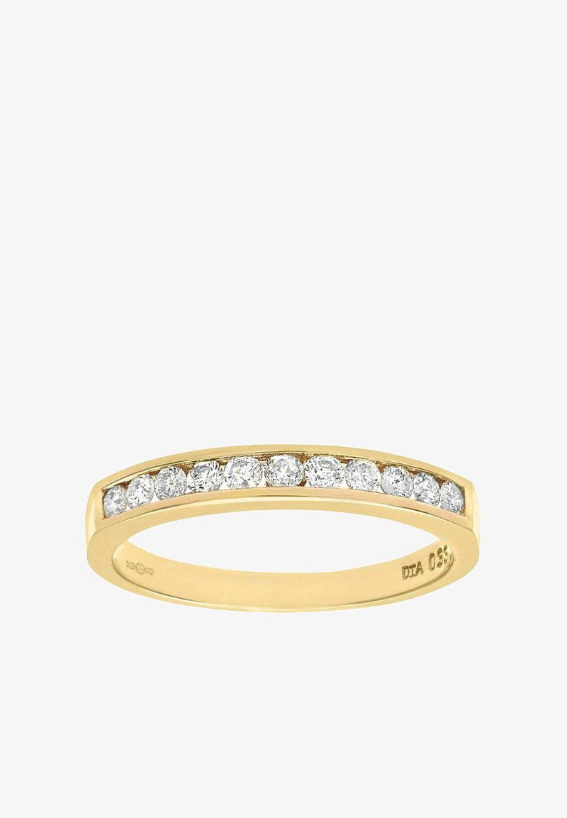 Zlati prstan z ozkim pasom in vrstico enakomerno razporejenih okroglih prozornih diamantev, postavljenih v kanalski oblikovanju. Poliran gladek zaključek.