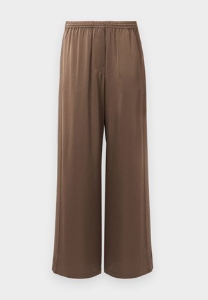 Pantalones de pierna ancha marrones con cinturilla elástica y tejido suave, exhibidos sobre un fondo blanco liso.
