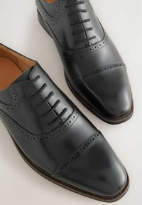 Next REGULAR FIT-OXFORD czarny