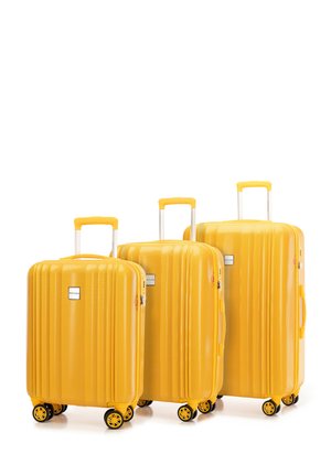 SUITCASE SET - Luggage set - yellow