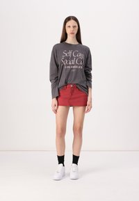 BDG Urban Outfitters ULTRA MINI - Minisvārki - red