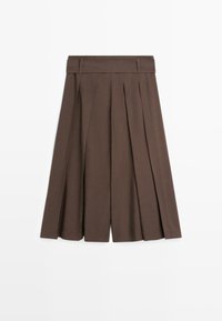 Jupe plissée marron longueur genou avec taille large et passants pour ceinture, présentée sur fond blanc.