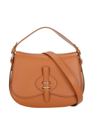 Borsa a spalla in pelle color cuoio con pattina frontale, cuciture decorative, doppia fibbia dorata, manico superiore e tracolla regolabile.