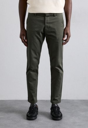 THEO - Pantalones chinos - army