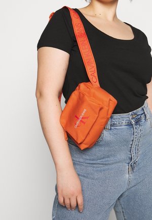 Calvin Klein Jeans, Skuldertasker - orange