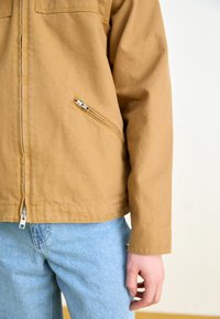 Thumbnail Image 7