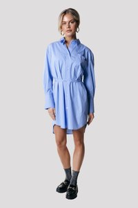 Colourful Rebel BRIENNA STRIPED BUTTON BLOUSE DRESS - Abito a camicia - blue