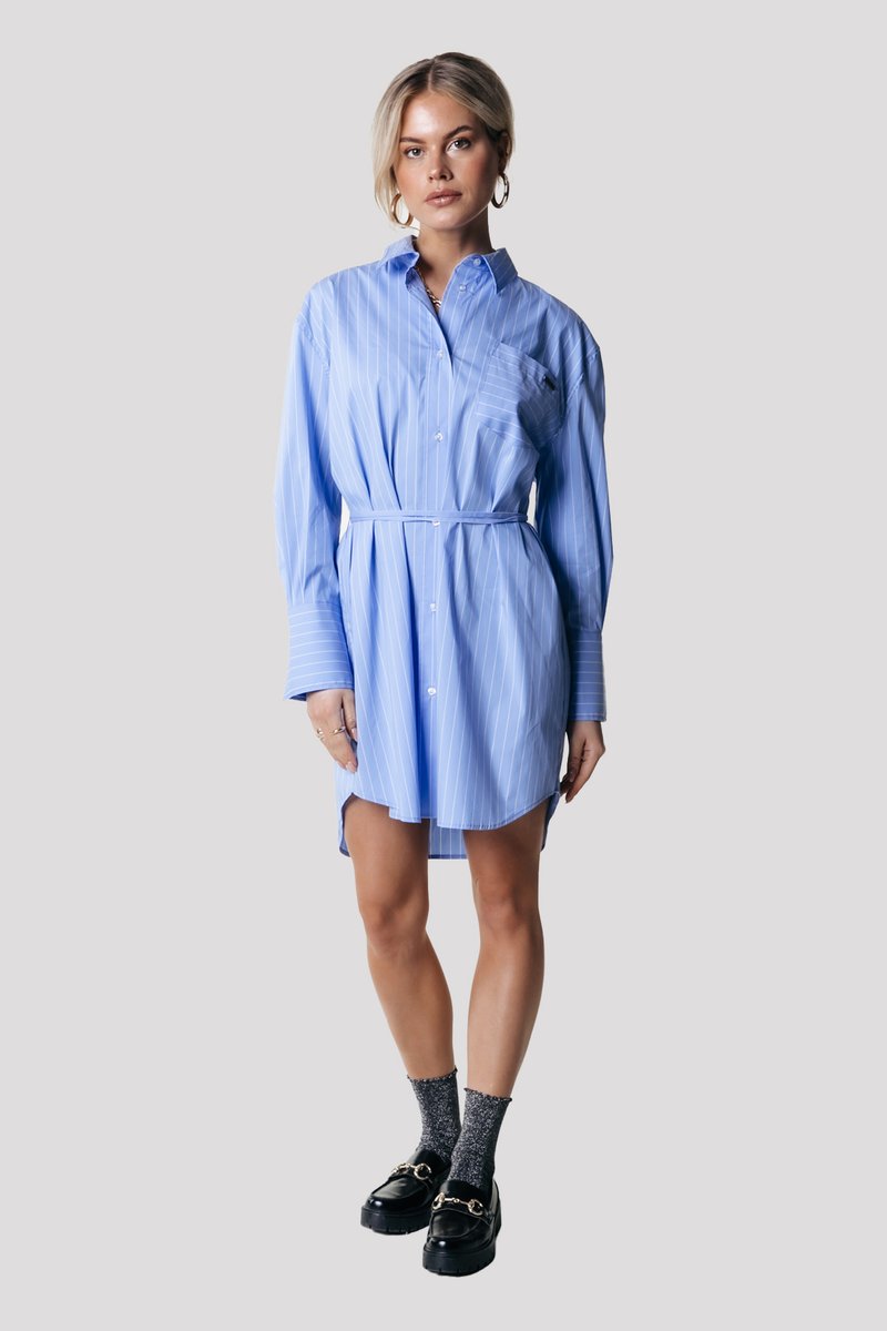 Colourful Rebel BRIENNA STRIPED BUTTON BLOUSE DRESS - Abito a camicia - blue