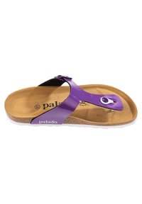Lilla flip-flop sandal med en glossy rem, kork sål og hvid bund. Har en dekorativ hardwaredetalje på remmen.