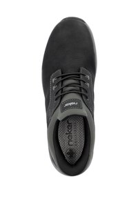 Chaussure noire à lacets avec un dessus en cuir texturé, des accents gris, un col rembourré et une semelle intérieure à motifs pour le confort.