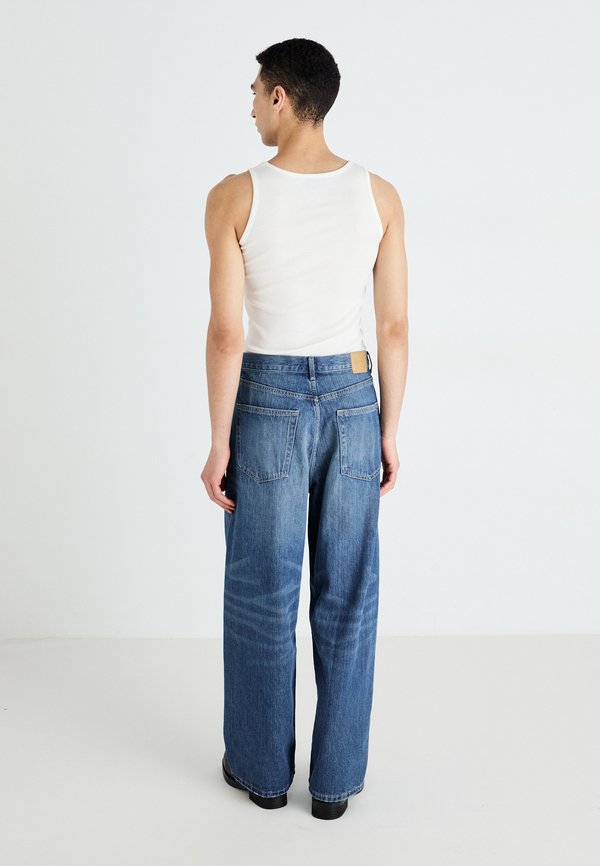 ASTRO - Baggy Jeans4