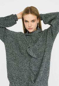 LIU JO WITH RUFFLES - Džemper - grey