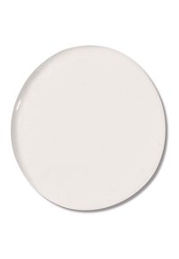 Rund, glänzendes Farbmuster in einem sanften, opaken Weißton, mit glatter Oberfläche und ohne sichtbare Muster oder Beschläge.