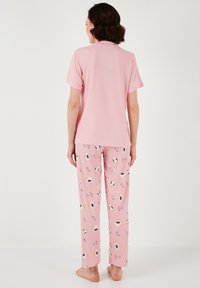 LELA REGULAR FIT SET - Pižamos komplektas - pink