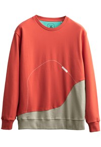 Rode en beige sweatshirt met een ronde hals, voorzien van een groot gebogen beige paneel en fijne witte stiksels. Zachte, gladde textuur met geribbelde manchetten.