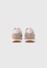 Calvin Klein Jeans RETRO RUNNER  - Sportbačiai - chateau/taupe/fragrant lilac
