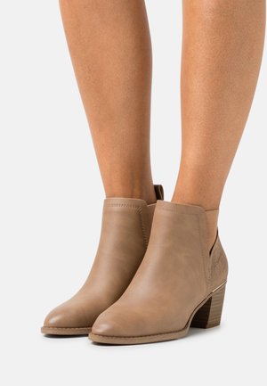 Call it Spring, Bottines - beige