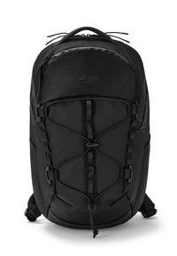 Schwarzer Rucksack aus strukturiertem Stoff, verstellbares vorderes Bungee-System und ergonomische Riemen. Verfügt über eine Reißverschlusstasche und minimalistische Markenkennzeichnung.