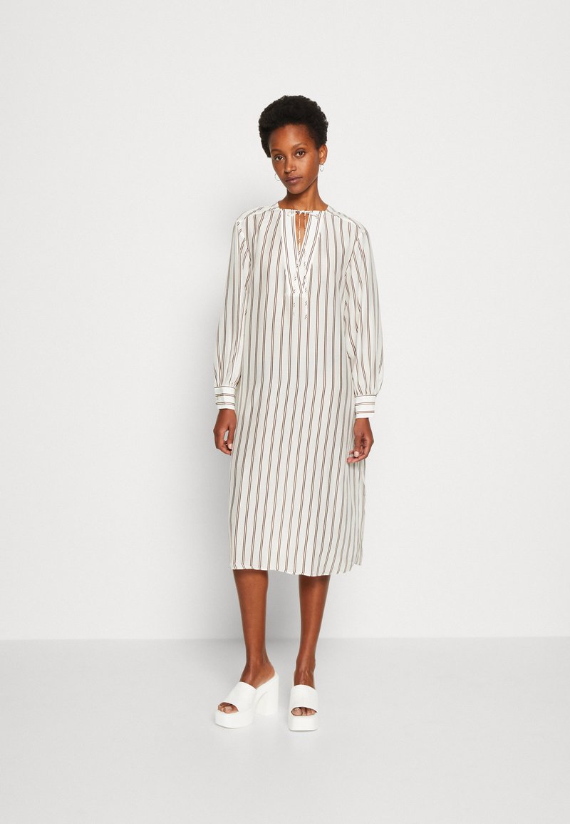 GANT RELAXED CAFTAN Day dress eggshell/offwhite Zalando.co.uk