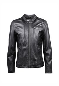 Chaqueta de cuero negro con cuello alto, cierre frontal con cremallera y tres bolsillos con cremallera, que presenta una textura suave y un diseño ajustado.