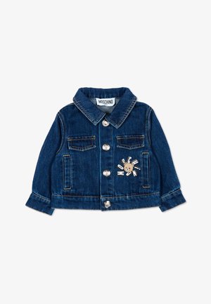 Veste en denim bleu foncé pour tout-petit avec boutons argentés, deux poches poitrine, poches latérales et un logo ours en peluche avec le texte "Moschino".