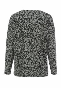 Grauer Langarmoberteil mit schwarzem Leopardenmuster, aus weichem Stoff gefertigt. Das Design umfasst einen runden Halsausschnitt und eine lockere Passform.