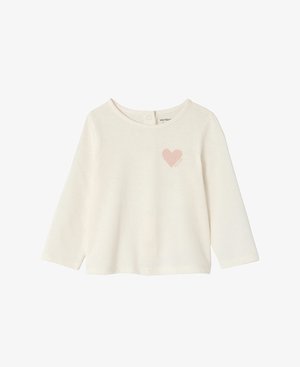 Langärmliges Baumwolloberteil in Off-White mit einem weichen rosa Herzdruck auf der Brust. Verfügt über einen runden Halsausschnitt und einen Knopfverschluss auf der Rückseite.