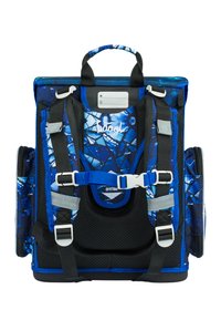 Zaino blu e nero con design geometrico, dotato di spallacci robusti, fibbie, maniglia e un pannello in rete testurizzata per la traspirabilità.