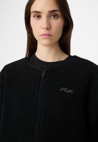 Fila CASSIANO RELAXED TEDDY - Forro polar - black