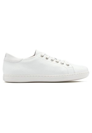 Sneakers - white