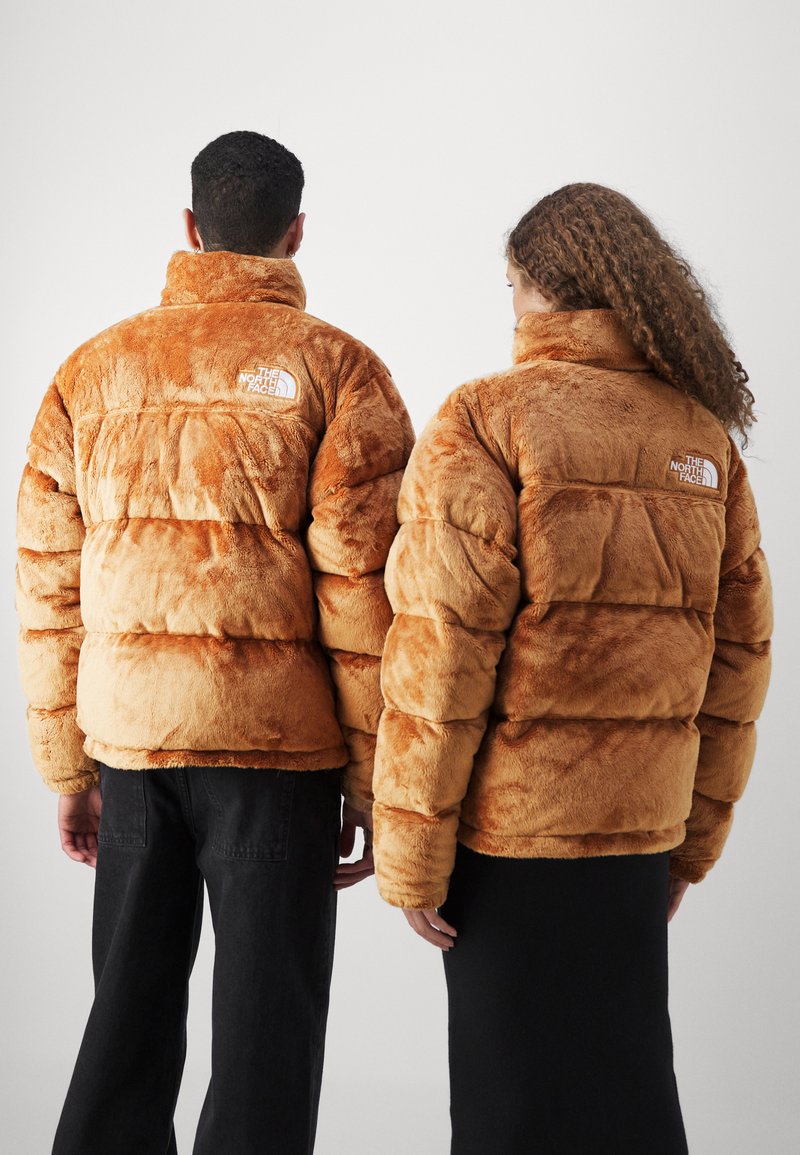 The North Face VERSA NUPTSE JACKET UNISEX - Down jacket - almond  
