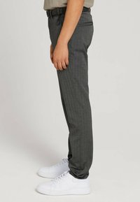 TOM TAILOR DENIM MELANGE WITH BELT - Chino - black white herringbone weave