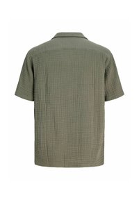 Chemise manches courtes vert olive avec un motif gaufré texturé et un col classique, vue de dos.