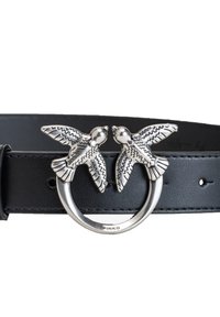 Cintura in pelle nera con fibbia rotonda in argento decorata con due uccelli finemente disegnati che si affrontano. Texture morbida con fori regolabili.