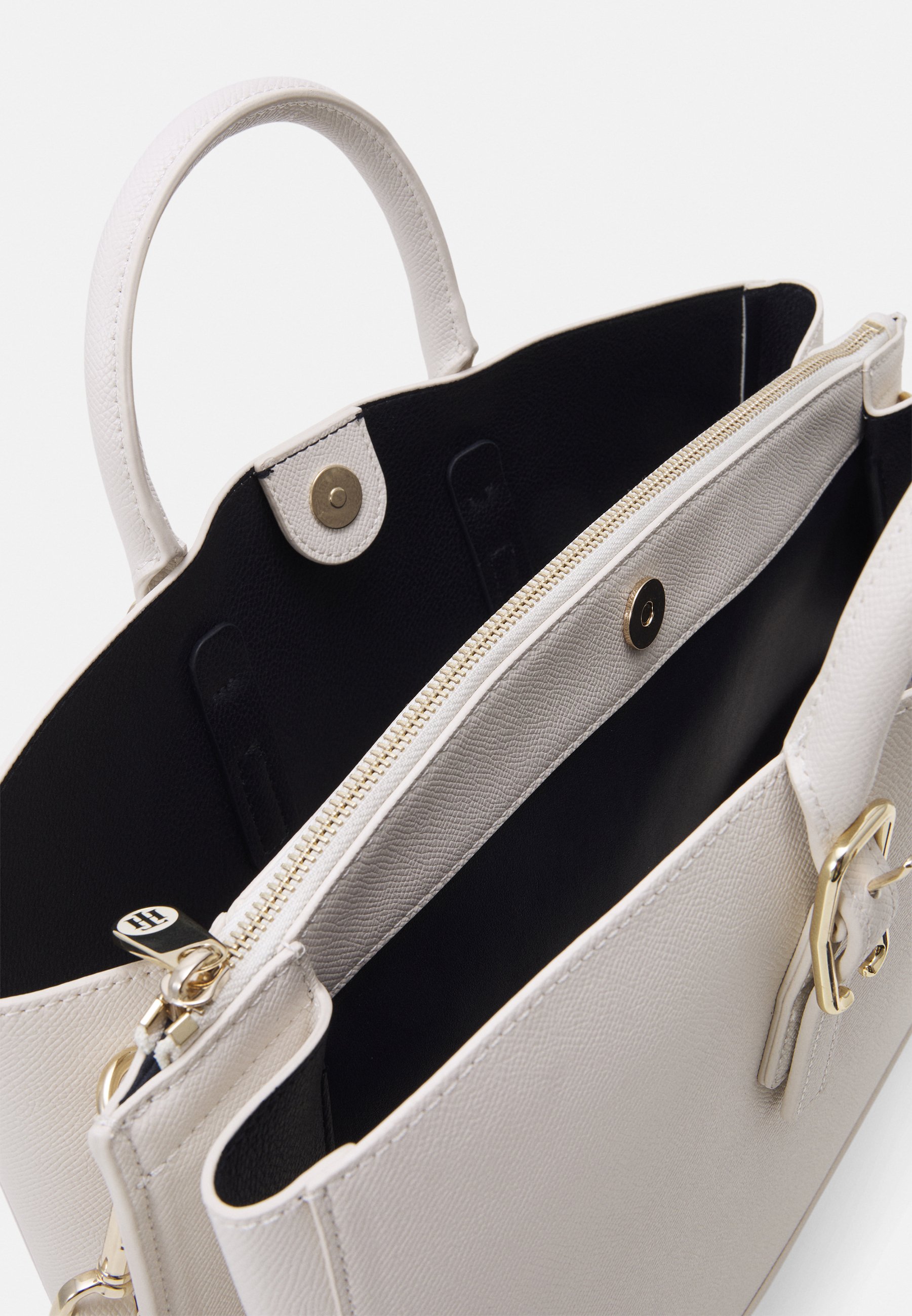 Tommy Hilfiger TH Metro Bolso para portátil 15″ sintética negro -  AM0AM07544-BDS | wardow.com
