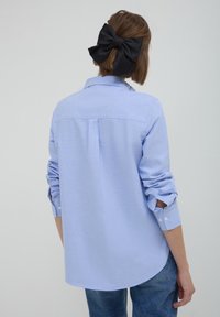 Calliope Hemdbluse - bleu ciel